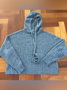 Women’s Hooded Cable-Knit Sweater - Gray